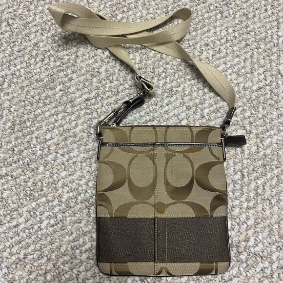 Coach Crossbody Monogram Brown Canvas, great condition in classic brown/beige - Picture 4 of 5